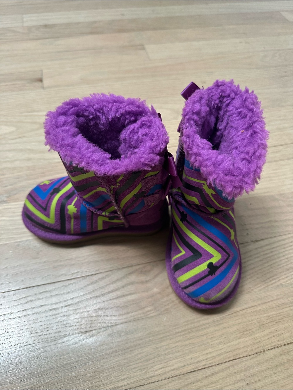 UGG Toddler Boots Sz 7 - Picture 4 of 7